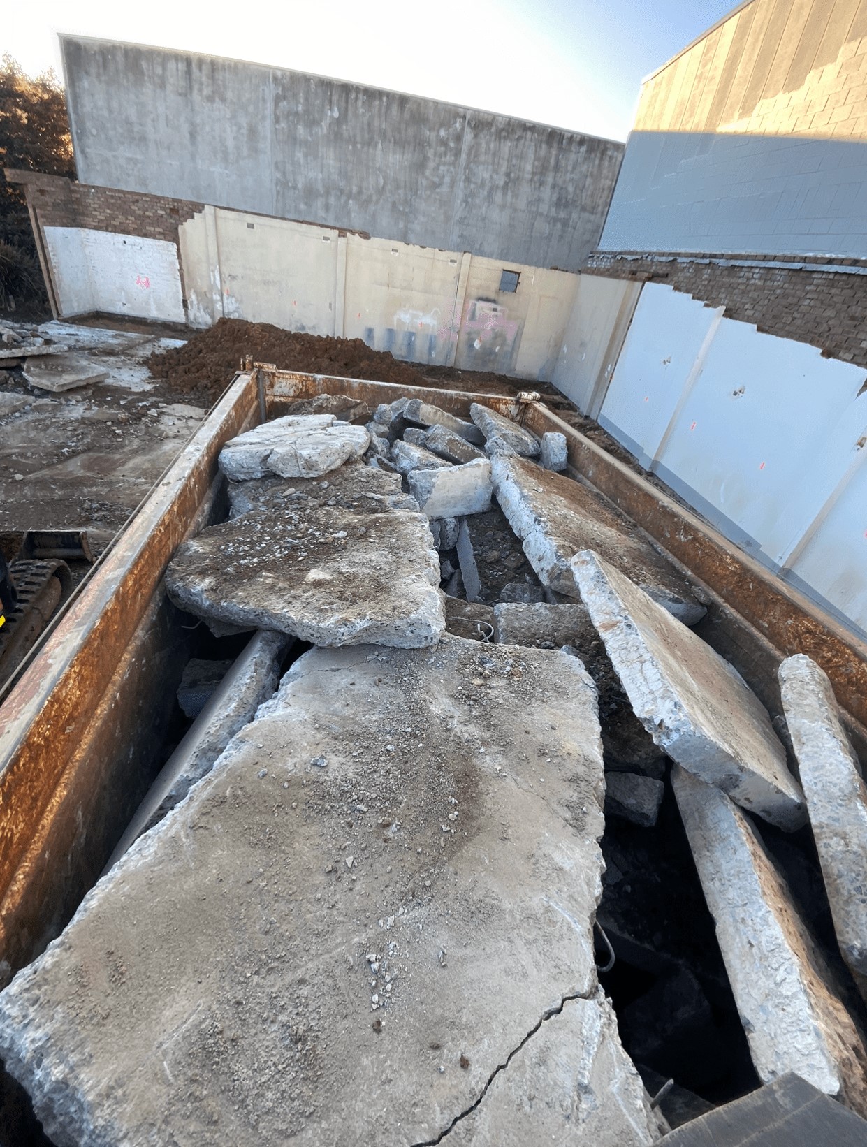 Breakiing Rocks Rock Excavation Sydney | Imperial Excavation Group